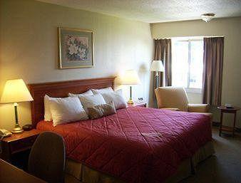 Ramada Burlington Hotel And Conference Center Exterior foto
